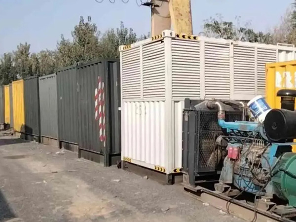 巨野200KW柴油发电机机组每小时油耗是多少？